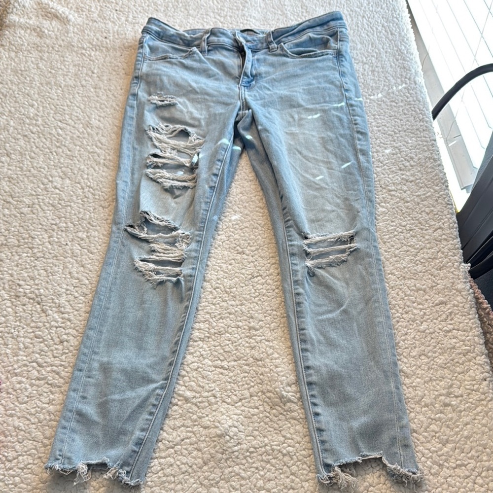 American Eagle Outfitters Distressed Light Wash Jeggings
